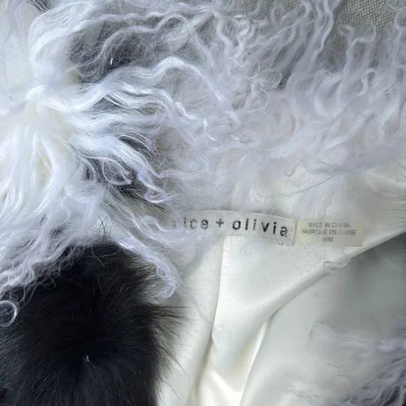 Alice + Olivia Black and White Striped Fur Coat Sz.M - Picture 5 of 7